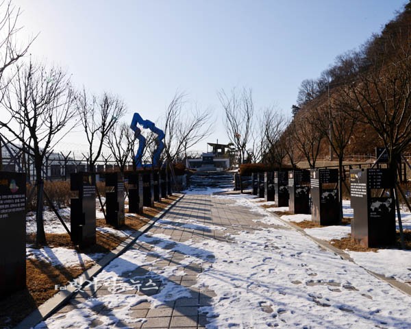 ▲ 강화군 6.25 참전 용사 기념공원, 참전국가별 기념비