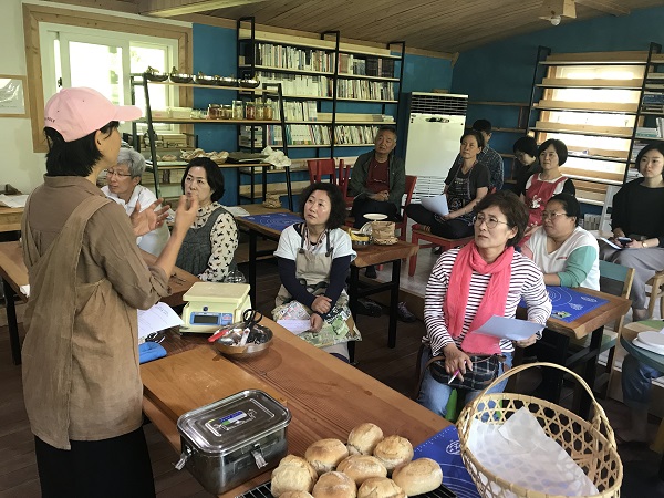 ▲ 소동락 곡성 귀농학교’ 발효빵 만들기 교육 실시