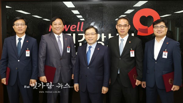 ▲ 3일 취임한 김백수 광주지역본부장(중앙)