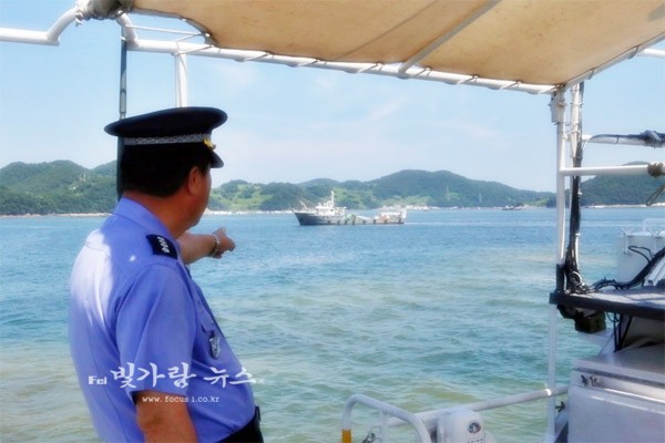 ▲ 작업지시를 하고 있는 송창훈 여수해양경찰서장