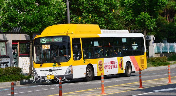 ▲ 시내버스 임단협이 극적으로 타결되어 내일 정상적으로 운행될 예정 광주시내버스(자료사진)