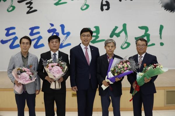 ▲ 보성군, ‘2019년 상반기 퇴직자 훈장 전수식 개최’