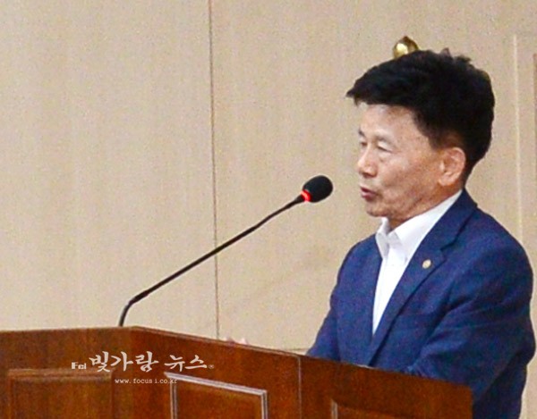▲ 함평 의병 역사보고를 하고 있는 김창훈 추진위원장