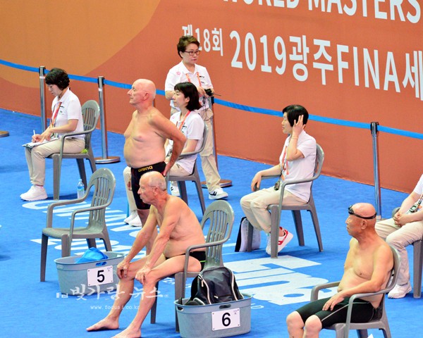 ▲ 마스터즈 수영대회에 참가한 노장의 선수들 (자료사진)
