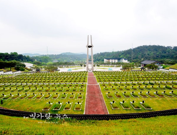 ▲ 8년년 5월에 희생된 영령들이 잠들어 있는 국립 5.18민주묘지 (자료사진)