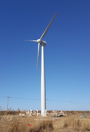 ▲ 한국전력이 개발한 중형풍력발전기