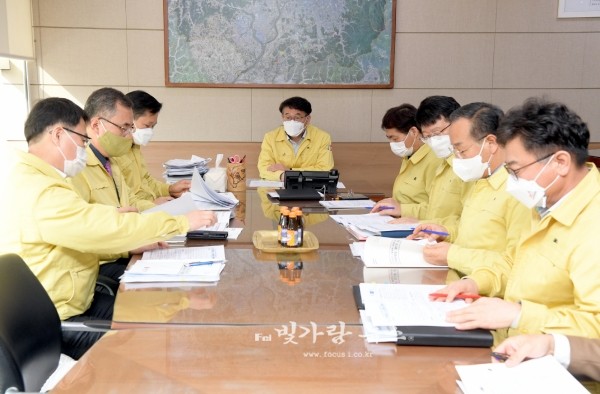 ▲ 상생회의를 주재하고 있는 김종효 행정부시장
