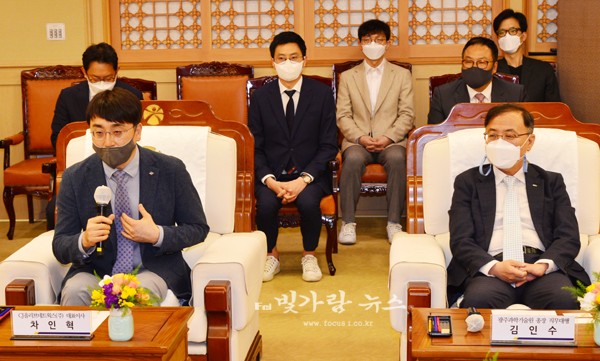 ▲ 인사말을 하고 있는 (좌로부터) 차인혁 CJ올리브네트웍스대표, 김인수 광주곽기원 총장직무대행