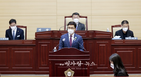 ▲ 예산안 제출에 따른 시정연설을 하고 있는 김철우 보성군수