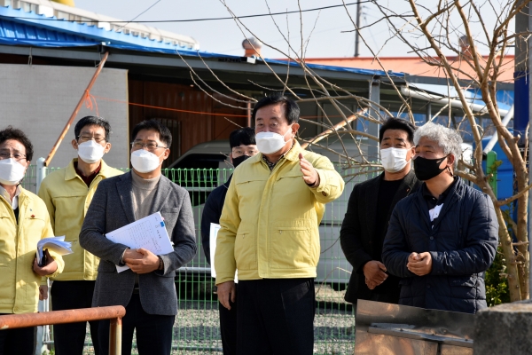 ▲ 이동진 진도군수, 현안 사업 주요 사업 현장 점검