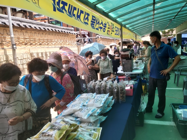 ▲ 강진군, 서울 조계사에서 농수특산물 직거래 행사 개최