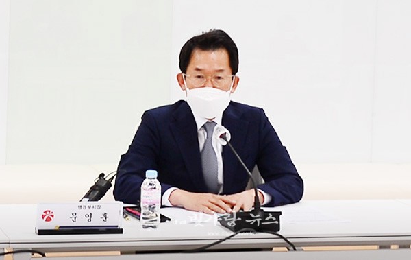 ▲ 복합쇼핑몰 신활력행정협의체 회의를 주재하고 있는 문영훈 광주시행정부시장