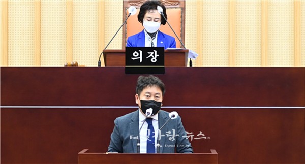 ▲ 5분 자유발언을 하고 있는 김균호 의원 (서구의회제공)